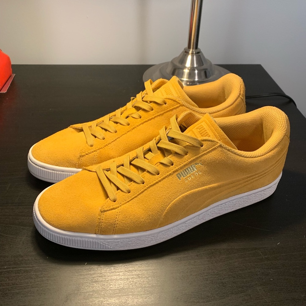 Suede / Emboss Puma Sneakers